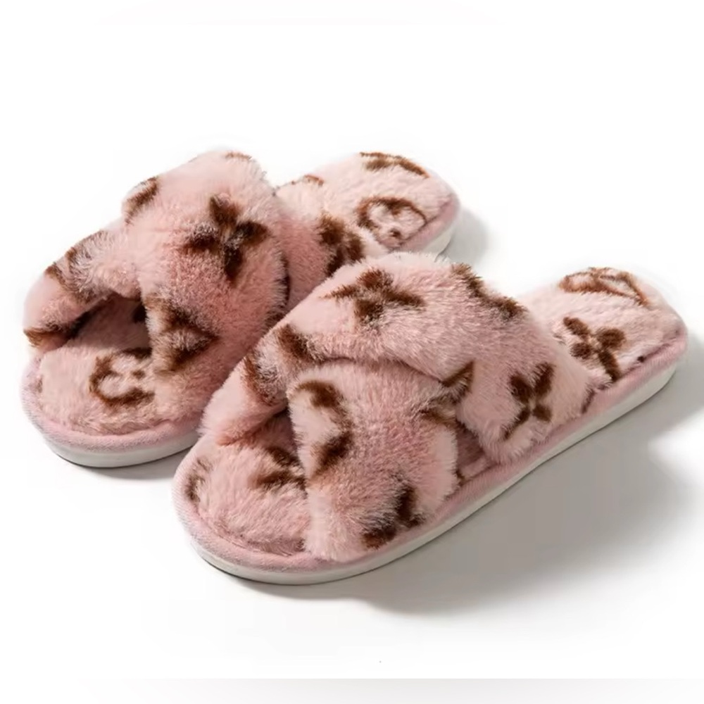 NEW Le Fleur Monogram Fluffy Slippers - Picture 5 of 6
